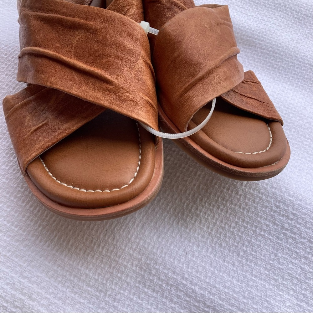 Sofft Tan Leather Slide Sandals SIZE:8 - Picture 10 of 11